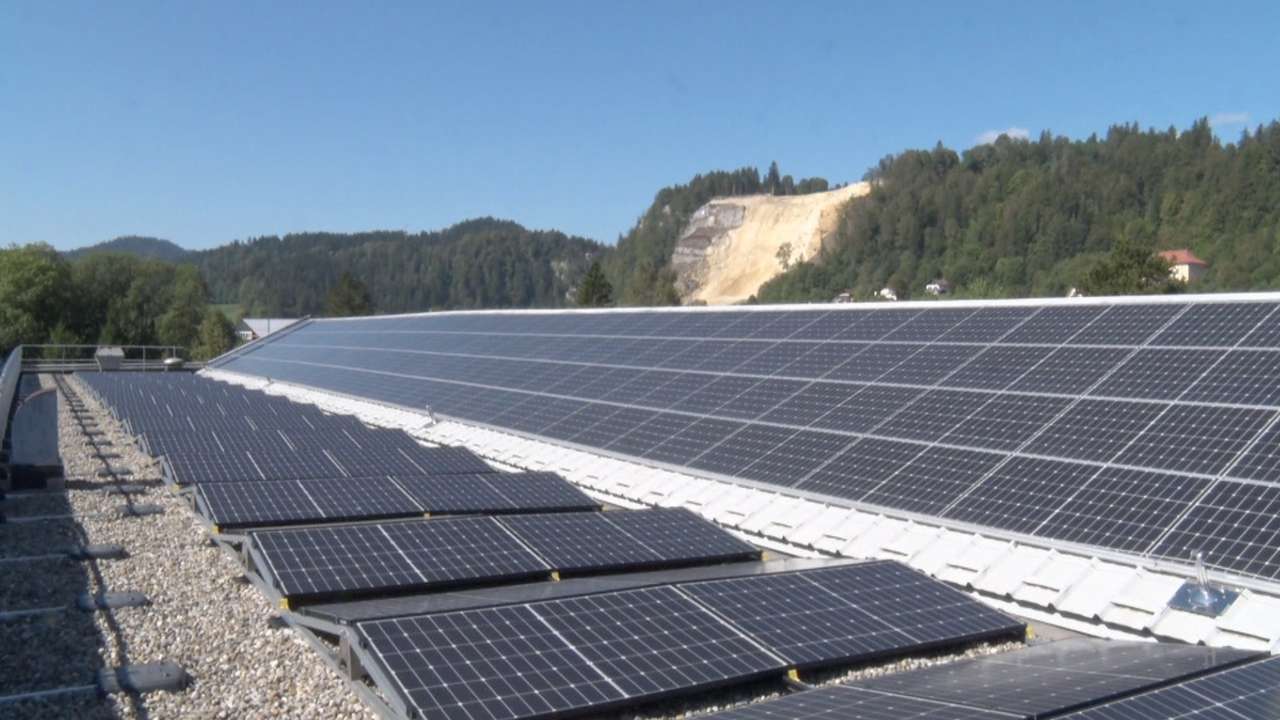 Le Plus Puissant Parc Solaire Sur Sol Suisse, à Cressier - Canal Alpha